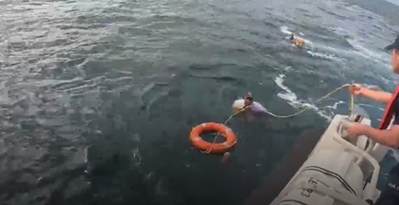 Akdeniz'de can pazarı: Tekne battı 3 kişi böyle kurtarıldı!