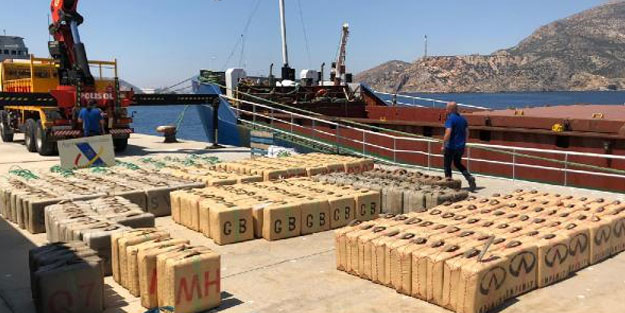 Akdeniz'de dev uyuşturucu operasyonu! Toplam 12 ton toz esrar ele geçirildi