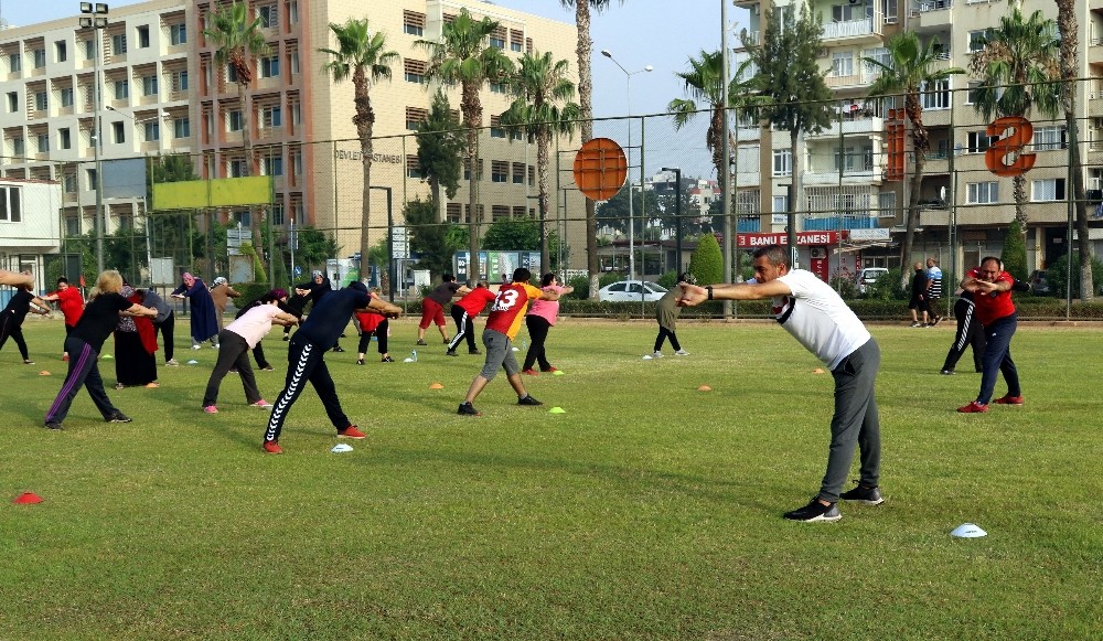 Akdeniz’de sağlık için sabah sporu başladı 