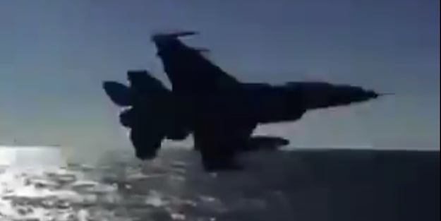 Akdeniz'de sıcak anlar! F-16 Oruç Reis'in yanından böyle geçti