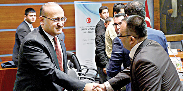 Akdoğan, Erbilli gazetecileri kabul etti