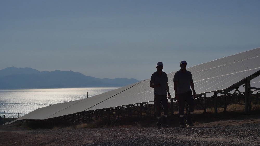 Akfen Yenilenebilir Enerji, Van Gölü kıyısındaki 3 güneş santralinde 37 MW’lık kurulu güce ulaştı 