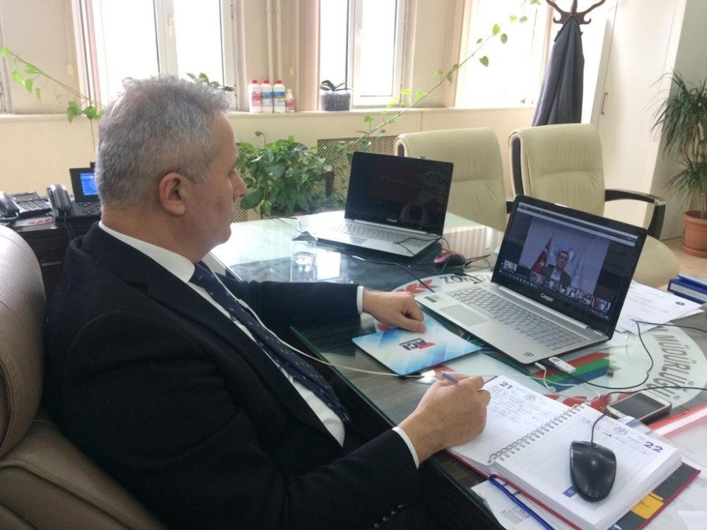 Akgül, telekonferans ile Bakan Selçuk’la görüştü 