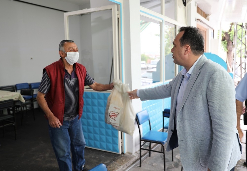 Akhisar Belediyesinden kahvehanelere tam destek 
