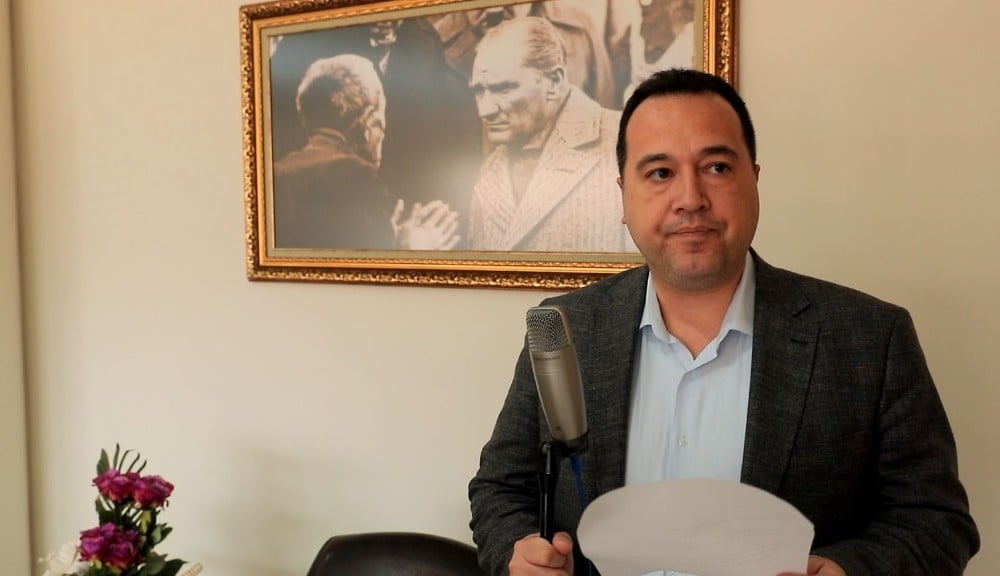 Akhisar Belediyesinden şarkılı ’Evde kal’ çağrısı 