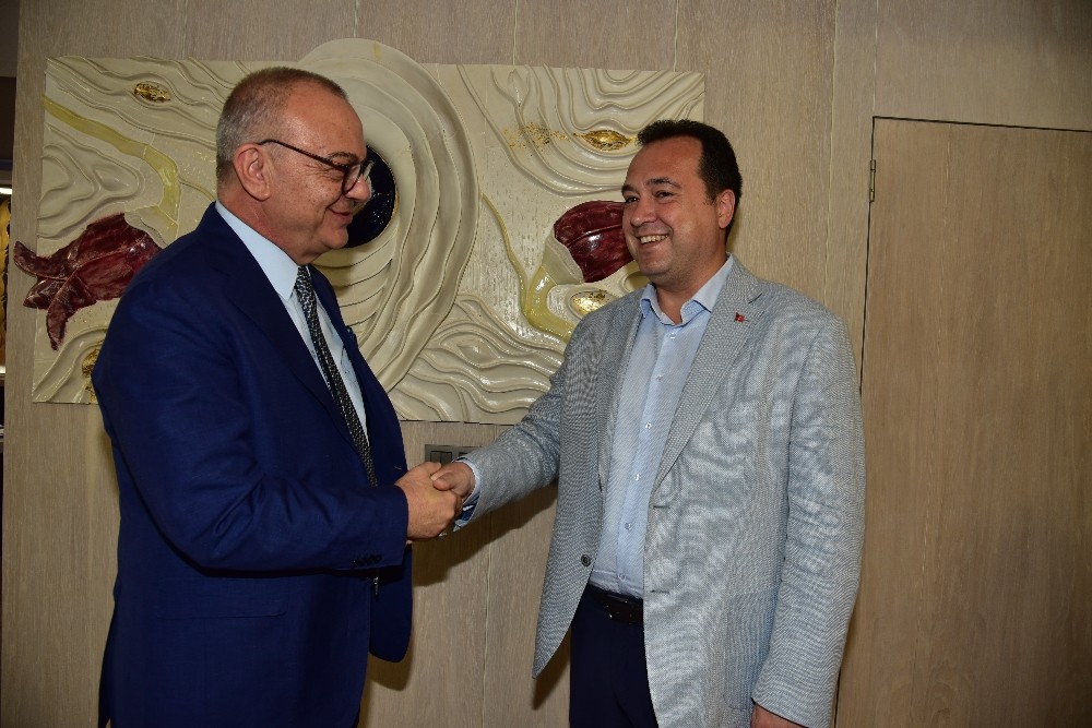 Akhisar’a yapılacak yatırımları görüştüler 