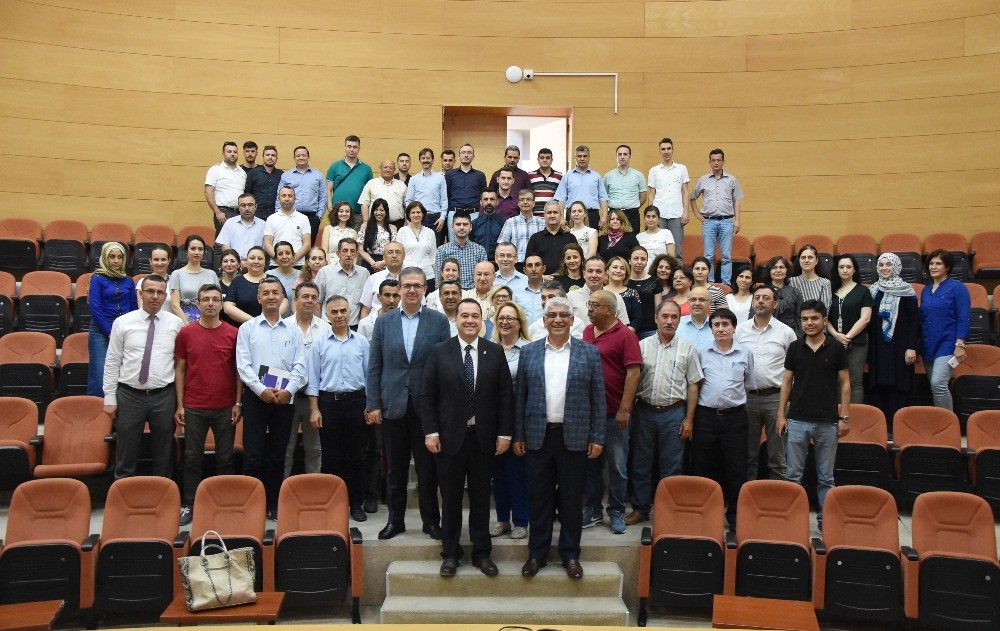 Akhisar’da işçilerden sonra memurun da yüzü güldü 