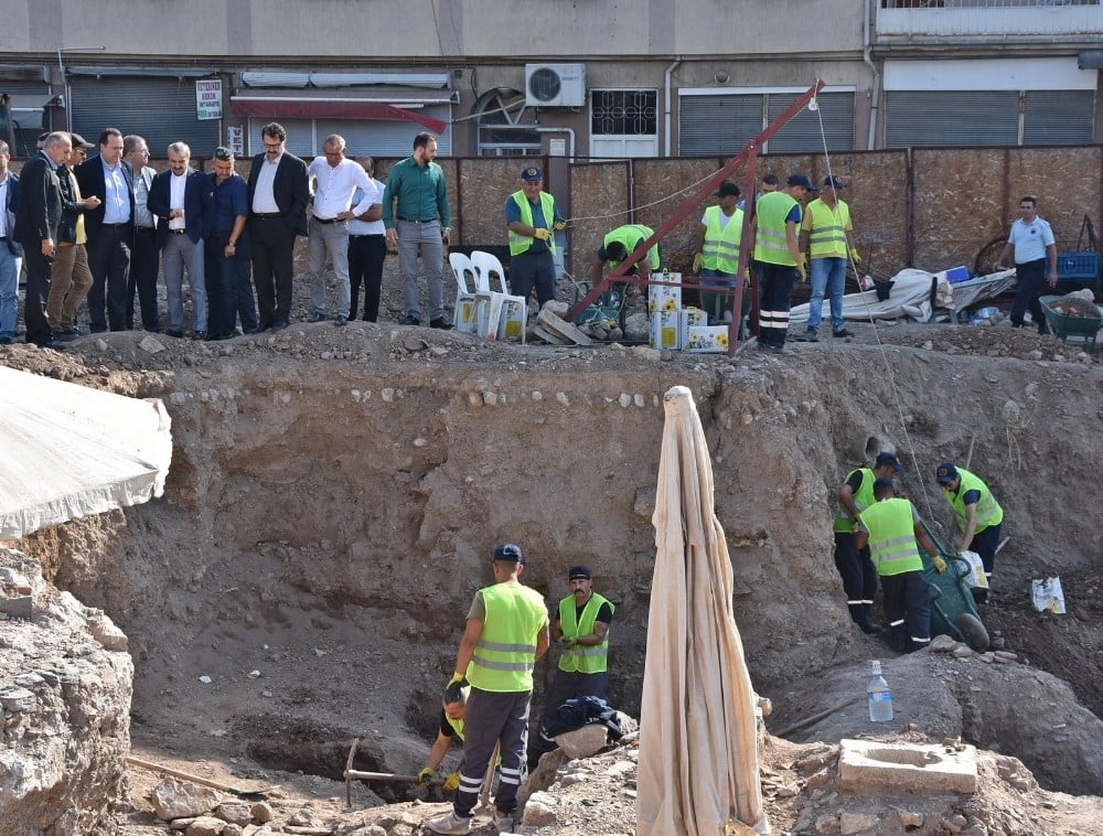 Akhisar’da ’Merkez Çarşı Canlandırma Projesi’ yeniden başladı 