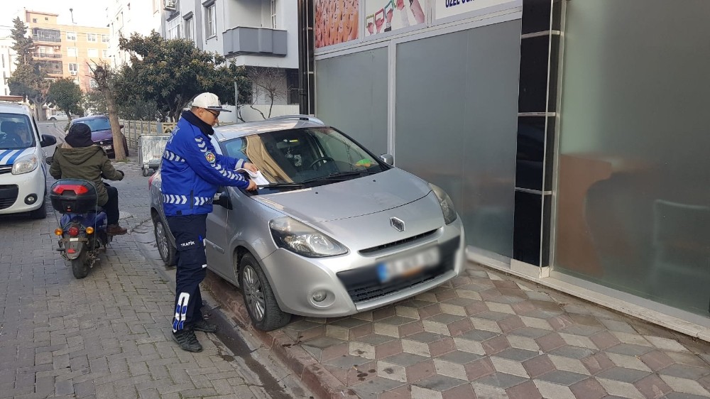 Akhisar’da usulsüz parklanmaya cezai işlem 