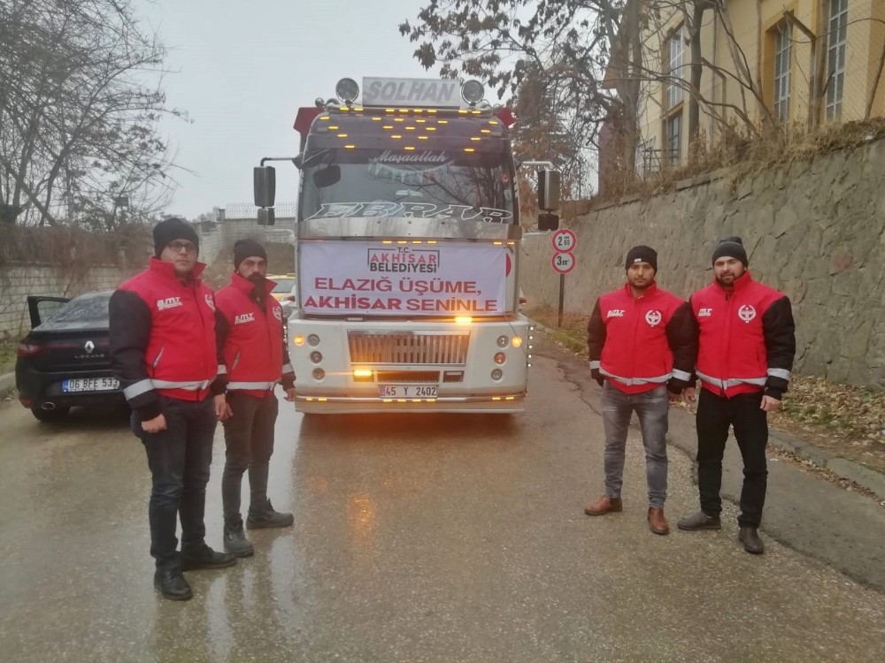 Akhisar’ın yardım tırları Elazığ ve Malatya’ya ulaştı 