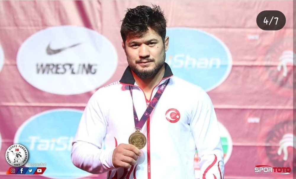 Akhisarlı güreşçi Ali Cengiz Avrupa üçüncüsü oldu 