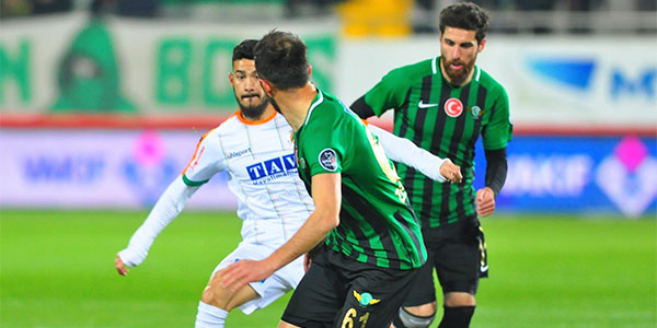 Akhisarspor aldığı galibiyetle nefes aldı