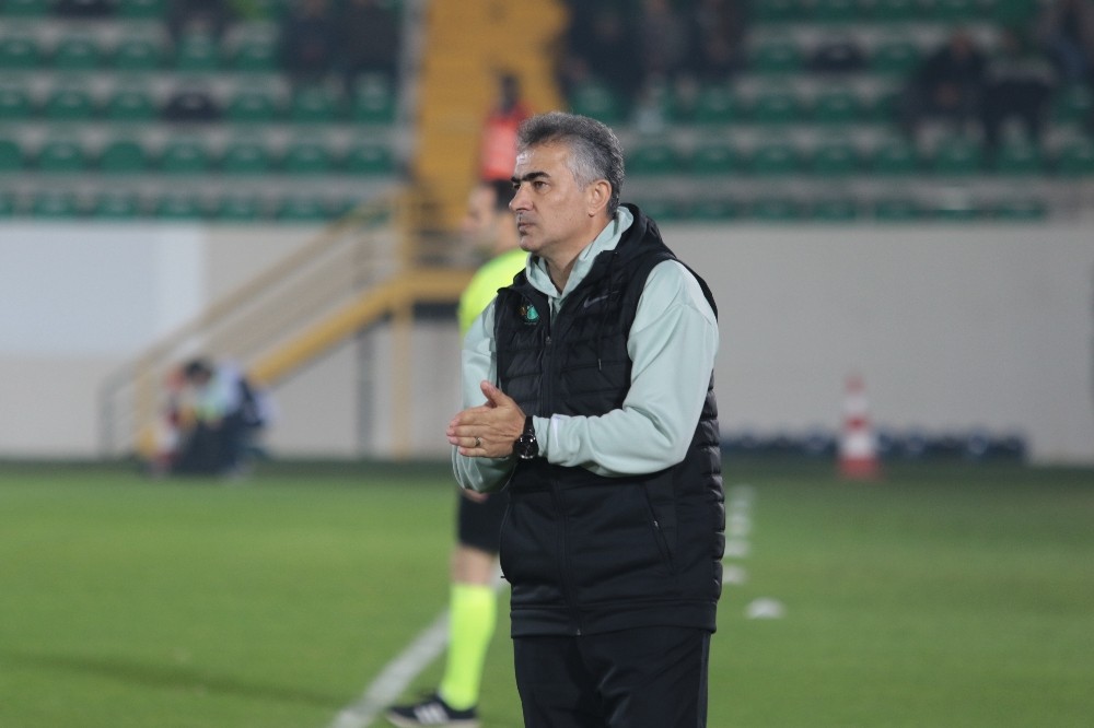 Akhisarspor’da Altıparmak dönemi sona erdi 