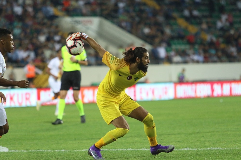 Akhisarspor’da kaleci Faith Öztürk’e af geldi 