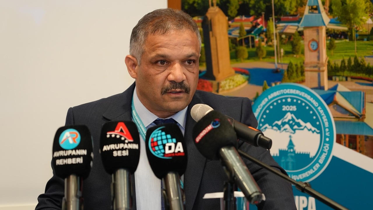 AKİB Başkanı Ali Hızar: Ay yıldıza canımız pahasına bağlıyız