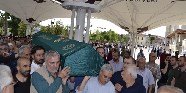 Akif Çamlı dualarla uğurlandı