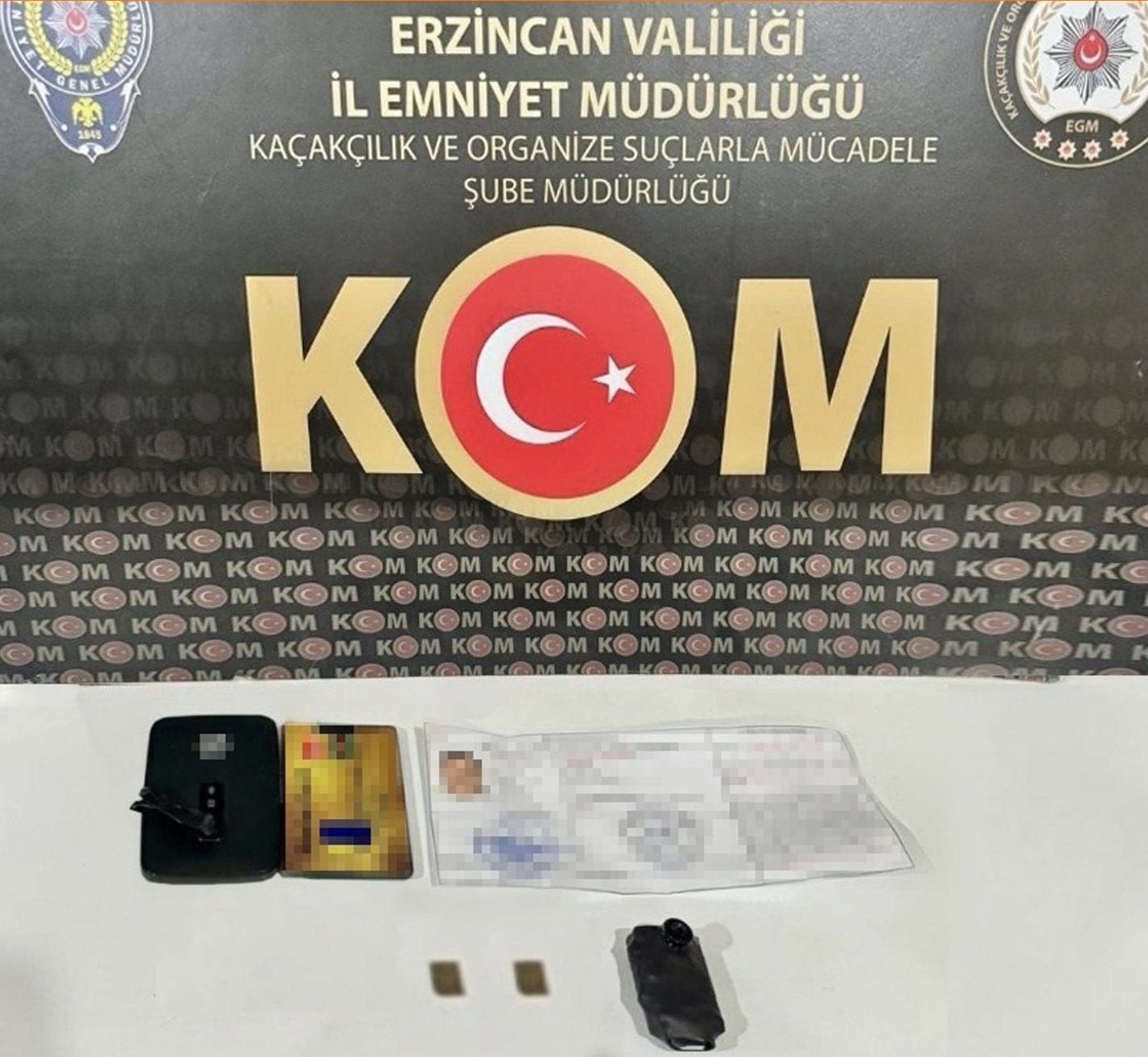 Akıl almaz düzenek! Sınavda kopya çekmeye çalışan 4 kişi yakalandı