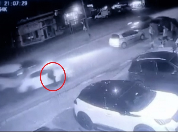 Akıl almaz kaza kameraya yansıdı! Kıl payı kurtuldu