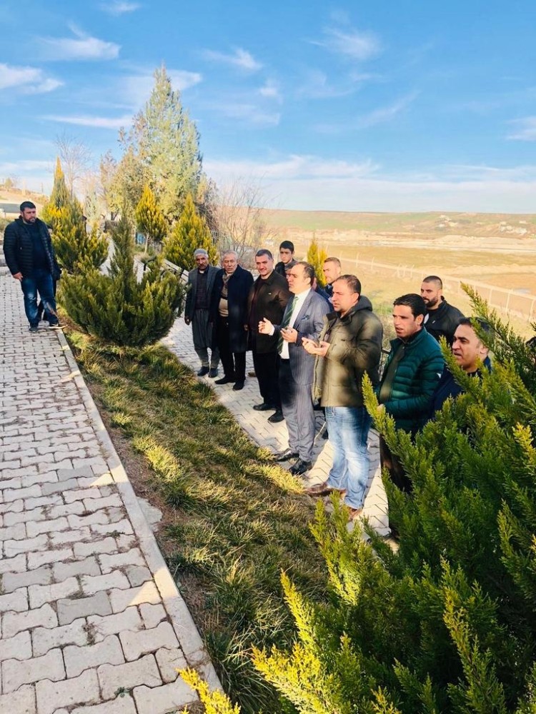 Akil Gençler üyeleri Dürümlü’de teröristlerin saldırısında ölen 16 kişiyi unutmadı 