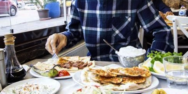 Akılalmaz hile! Yerken bir kez daha düşünün