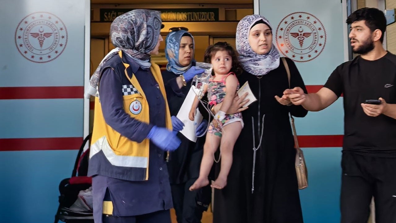 Akılalmaz olay! 2 yaşındaki bebek fare zehri yedi