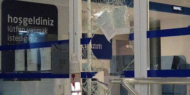 Akılalmaz olay! Bankaya giren hırsızlar bakın kaç para çaldı