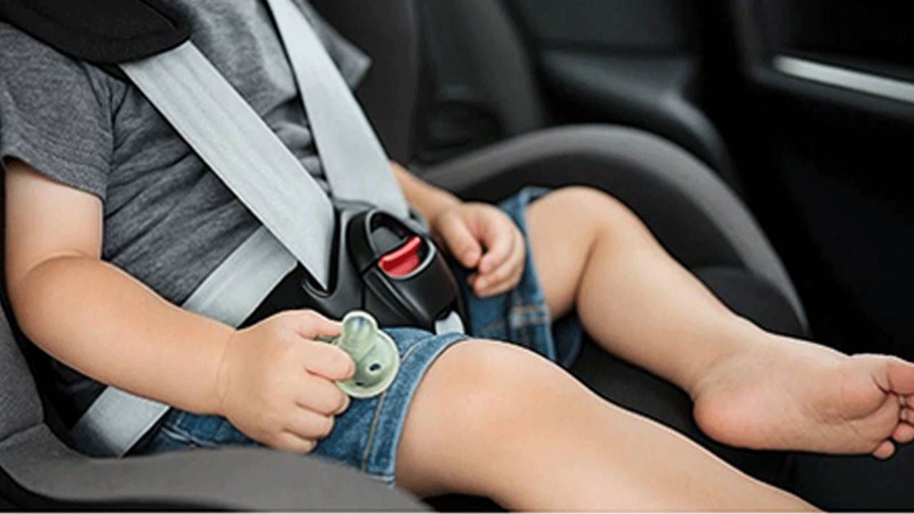 Akıllara durgunluk veren olay! 36 derece sıcakta arabada unutulan çocuktan kötü haber