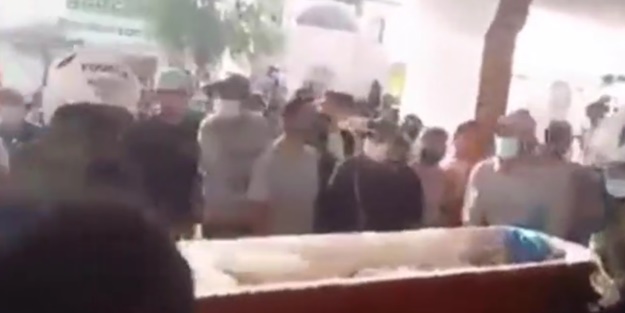 Akıllara durgunluk veren olay! Cenaze töreni düzenlendi tabuta vurarak kurtuldu