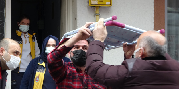 Akıllara durgunluk veren olay! Demir merdiven kafasına saplandı