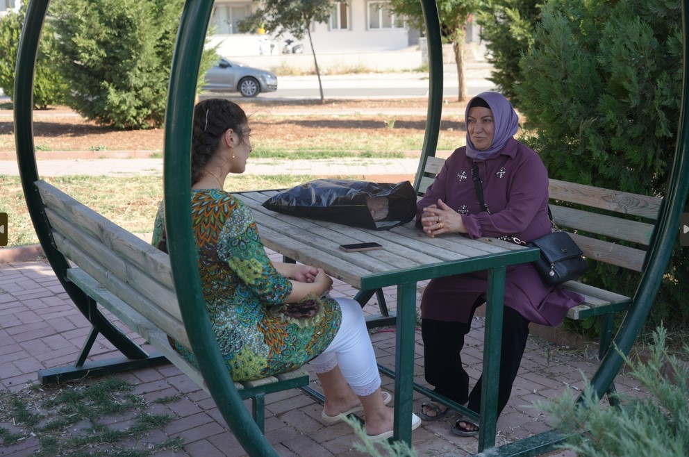 Akıllara durgunluk veren olay! Gurbetçi kadını bakın kimin sesiyle dolandırdılar