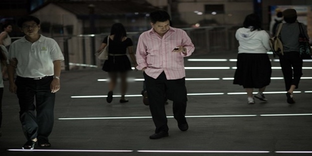 Akıllı telefonlar yaya ölümlerini artırdı