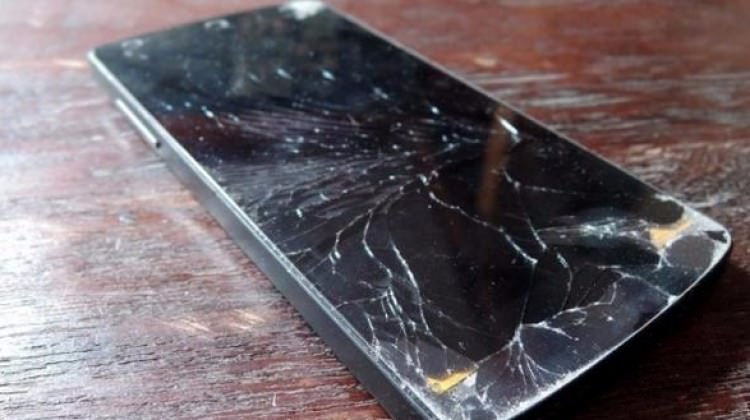 Akıllı telefonların ekranı kendi kendini tamir edecek!