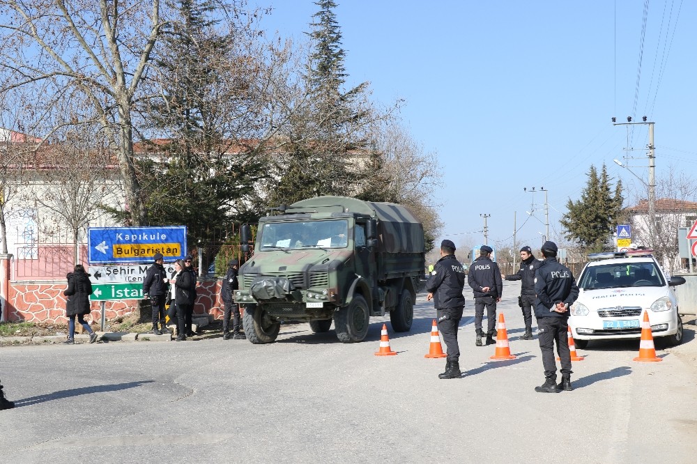 Akın akın geçişler sürüyor 