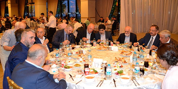 Akit ailesi iftarda buluştu! ‘Elhamdülillah çizgimizi hiç bozmadık’