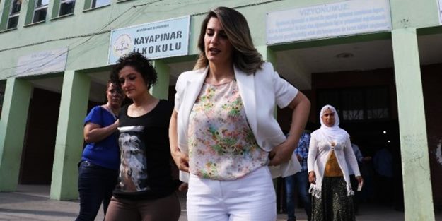 Akit böyle üzerine üzerine gitmişti! İşte ağır hasta eylemde usta