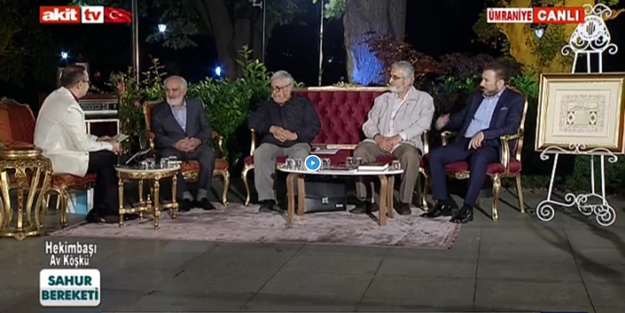 Akit gazetesi yayın kurulu üyeleri sahurda Akit TV'de buluştu
