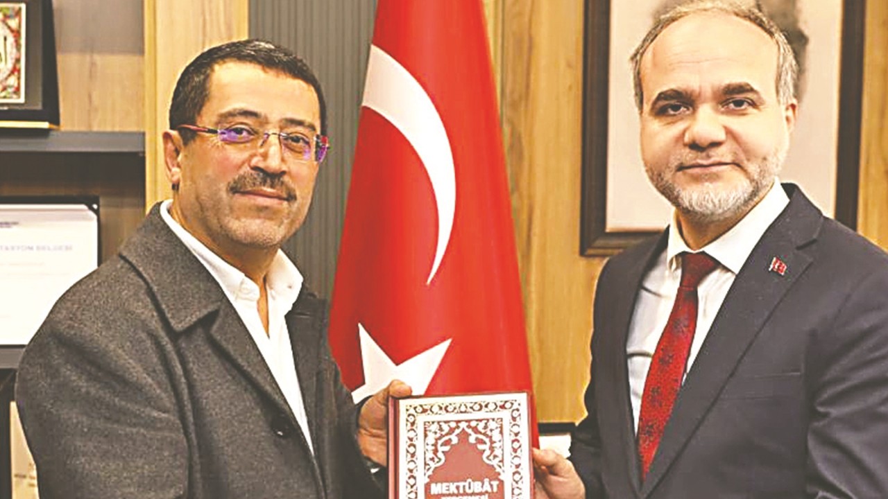 Akit hiç eğilip bükülmedi