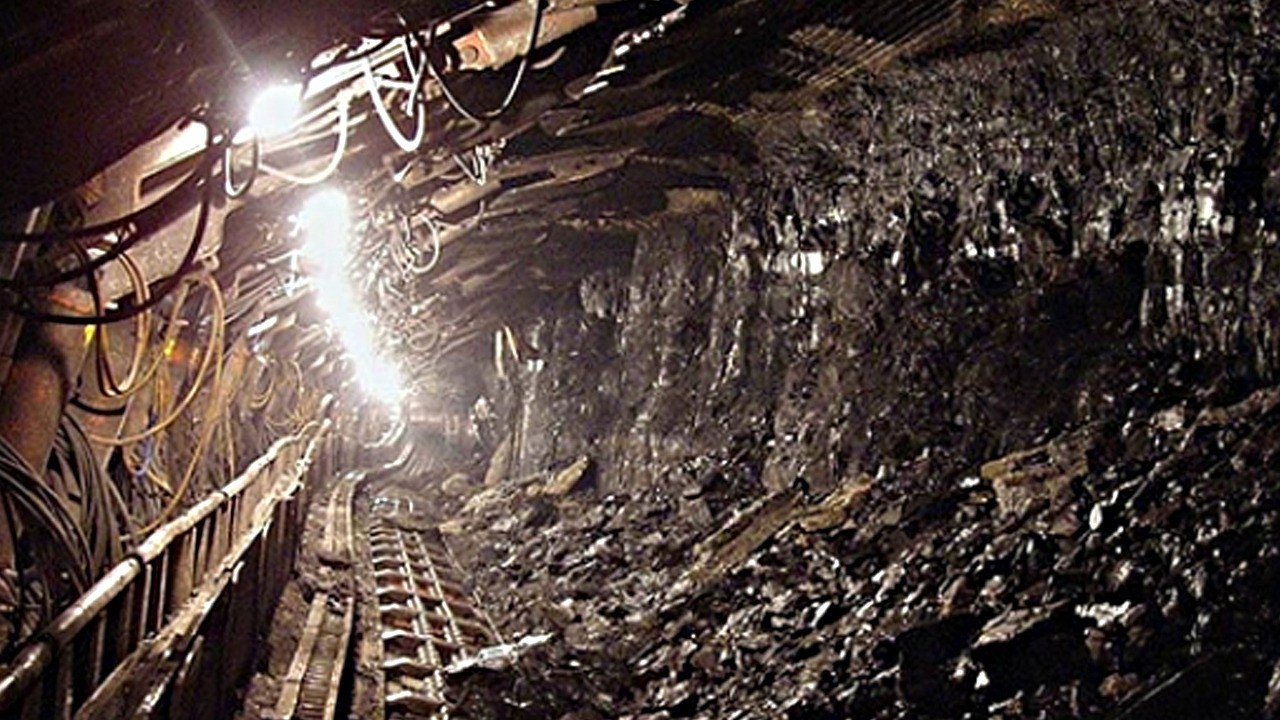 Konunun uzmanı Akit için yazdı: Kömürlerimiz çok yakında altın olacak!