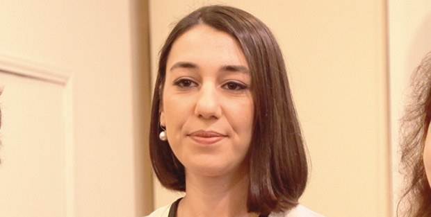 Akit muhabiri Melis Alphan'ı rezil etti!