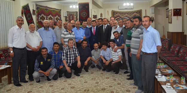 Akit okurları AK Parti adayları ile buluştu