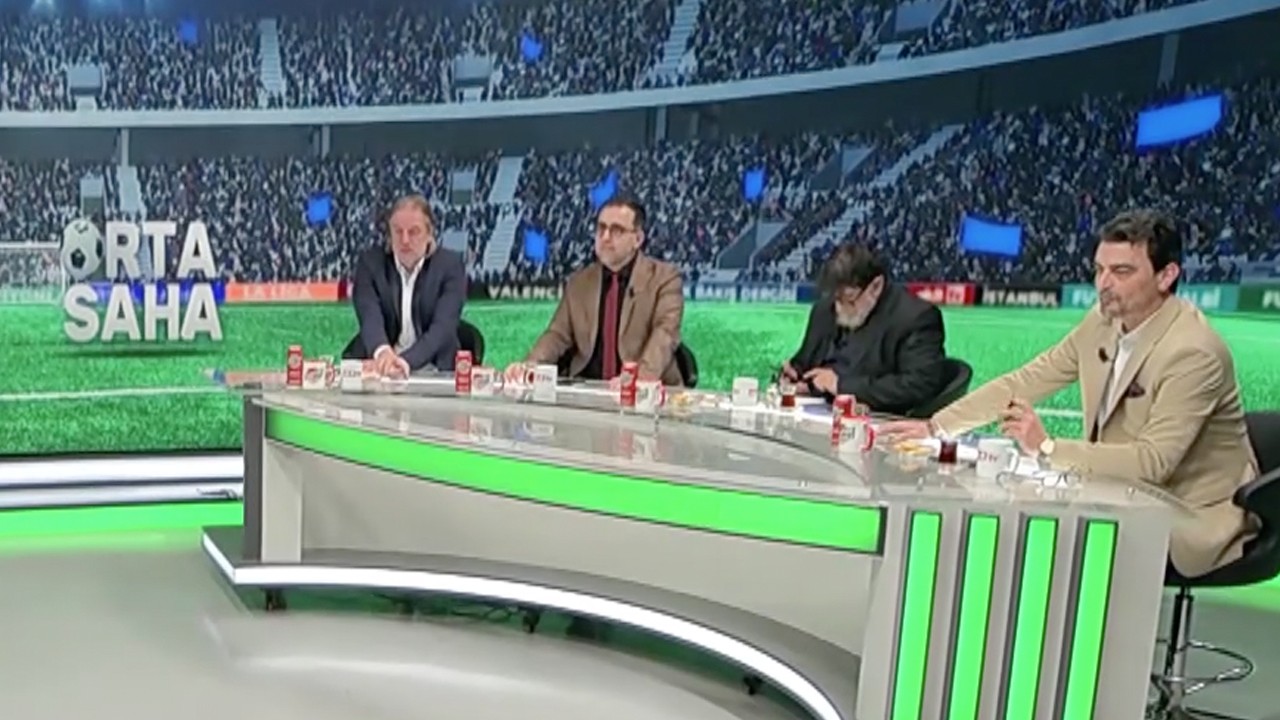 AKİT TV'nin futbol klasiği Orta Saha'ya ödül...