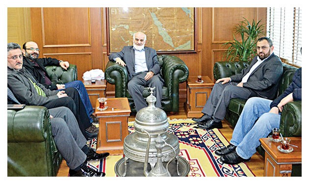 Akit’e destek ziyareti sürüyor