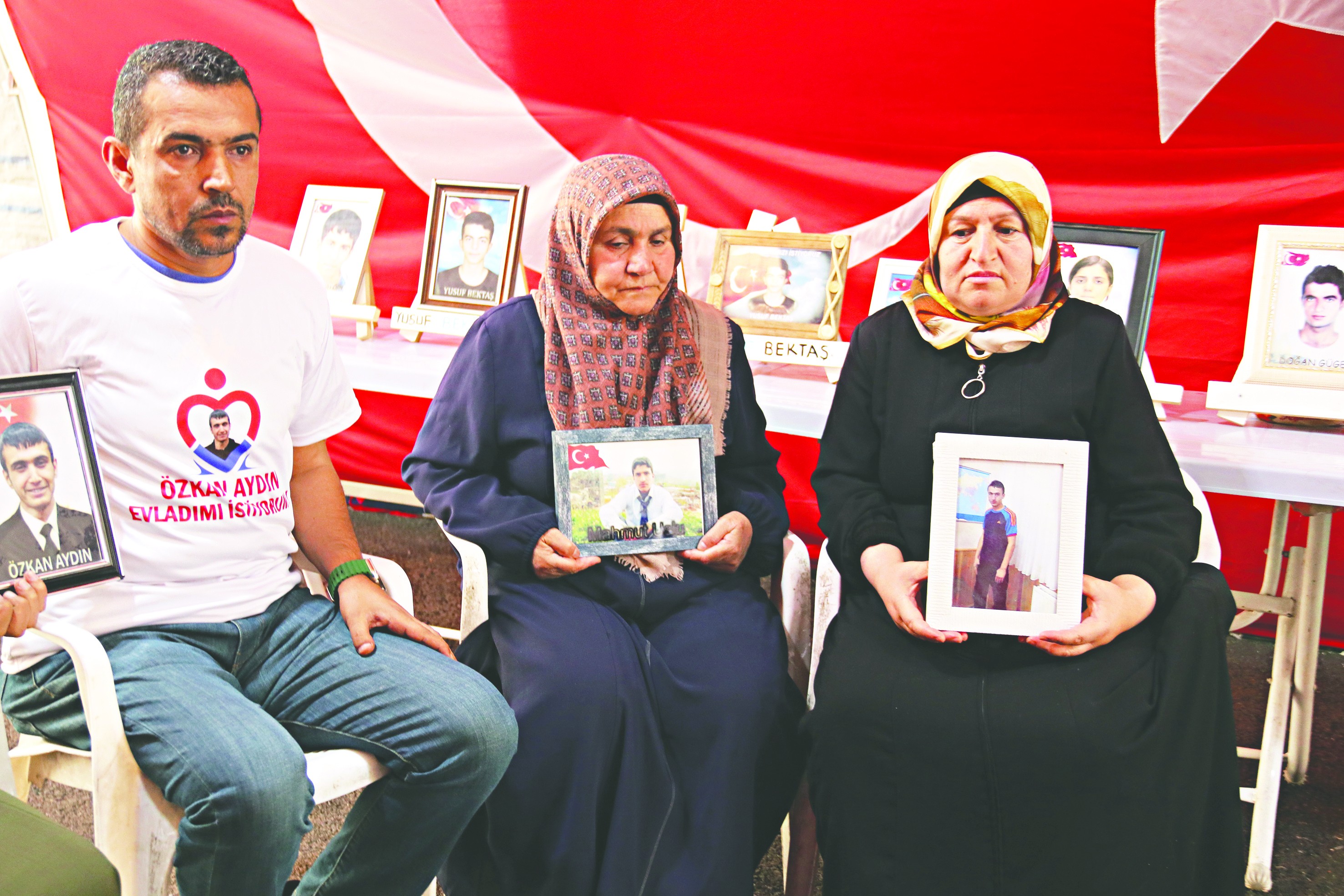Akit’e konuşan Diyarbakır anneleri: Örgüt çocuk kaçıramaz oldu