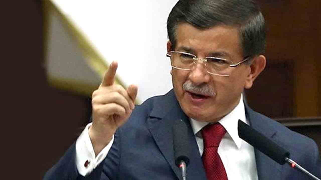 Akit’e saldıran 28 Şubat zihniyetini savunan Davutoğlu’na sert tepki! "Jön Türkler’in mizah dergisi Beberuhi Davutoğlu ile yarışamaz"