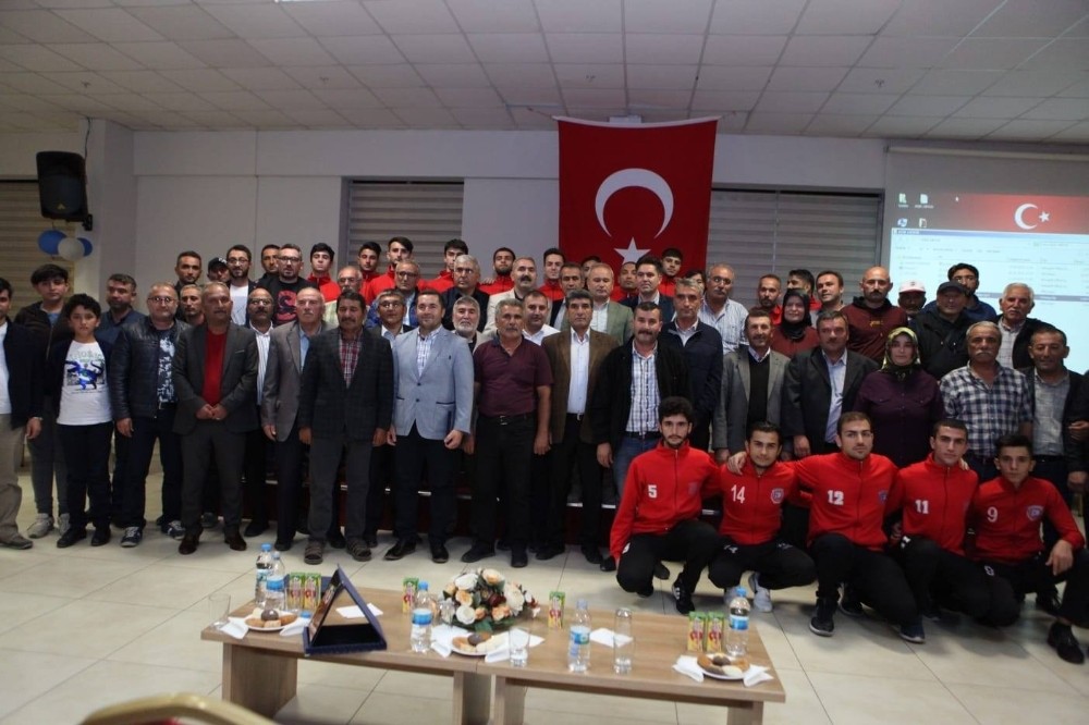 Akkışla Gençlikspor’dan sezon açılış ven tanıtım toplantısı 
