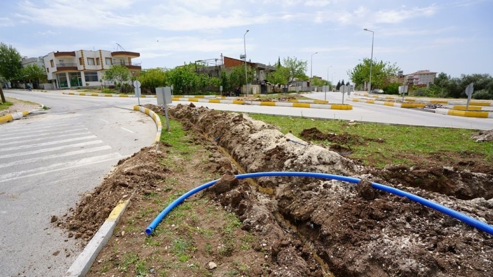 Akkonut Kavşağına otomatik sulama sistemi döşendi 