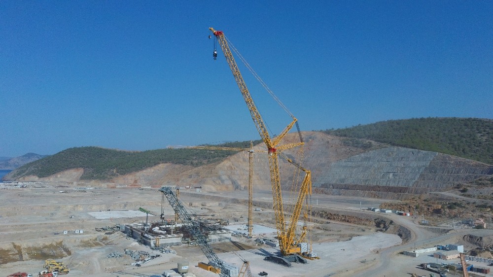 Akkuyu NGS sahasında Liebherr LR13000 vincinin montajı yapıldı 