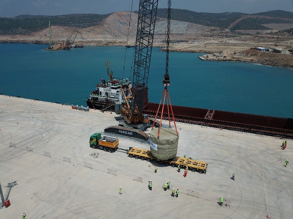 Akkuyu NGS’nin inşaatı devam eden 1 nolu ünitesinin ilk büyük boyutlu ekipmanı sahaya ulaştı 