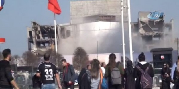 Taksim'den son görüntü! AKM yıkımında göründü