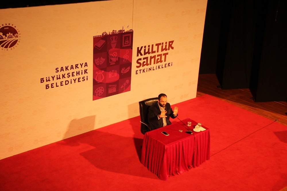 AKM’de,‘Neyi Nasıl Yapmalı?’ isimli söyleşi ve imza günü programı düzenlendi 